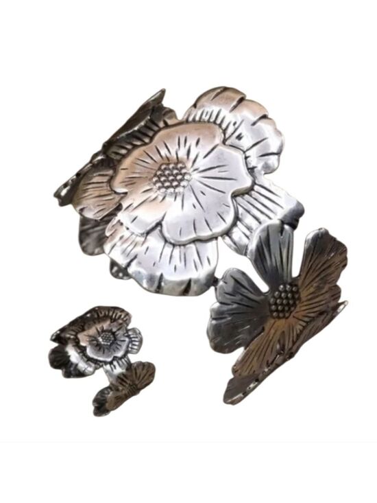 Jewelry - Silvertone Floral Cuff Bracelet and Ring Set